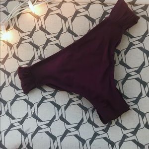 🌟3 for $20🌟Dark plum ruched swim bottoms!